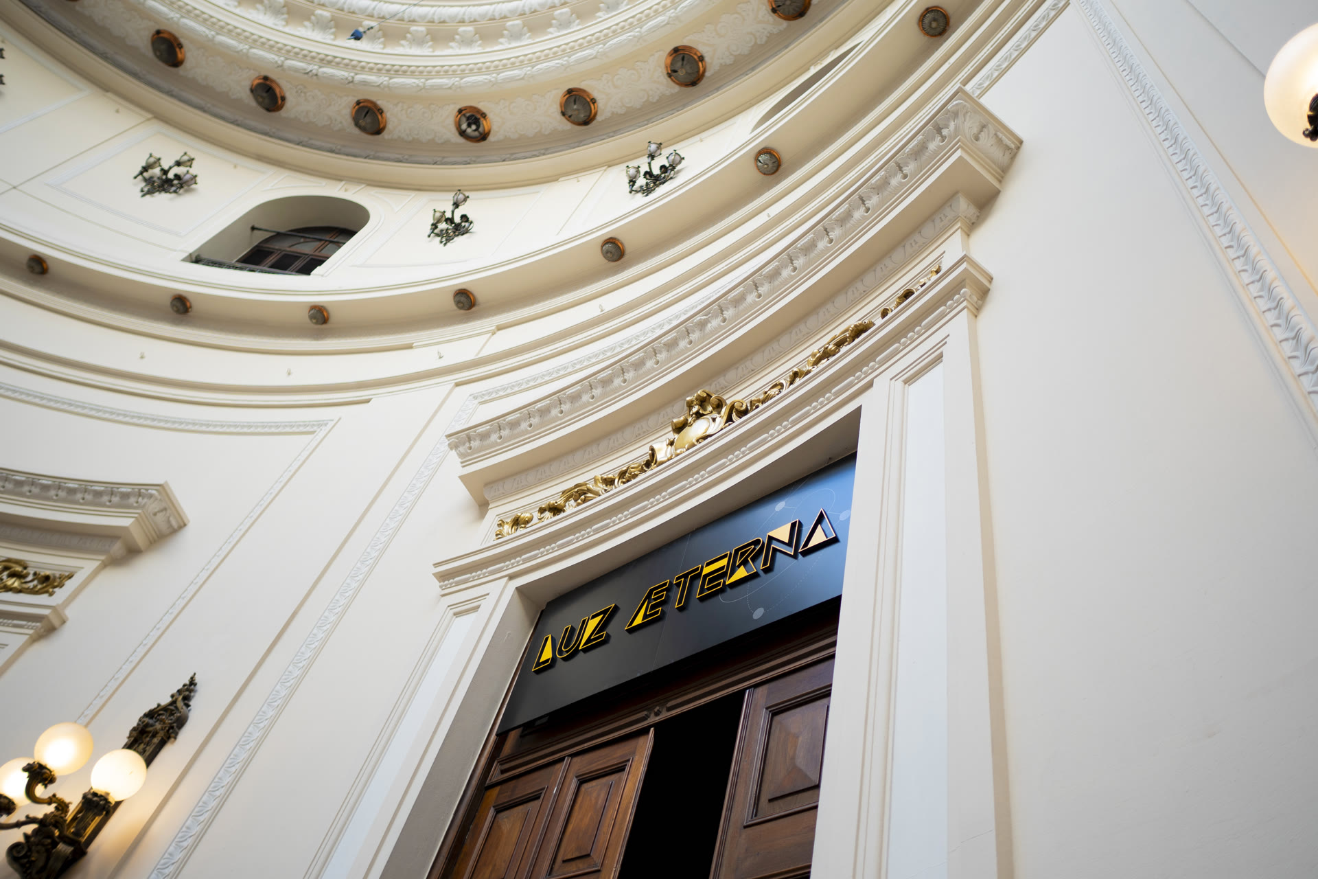 Luz Æterna — Ensaio Sobre o Sol